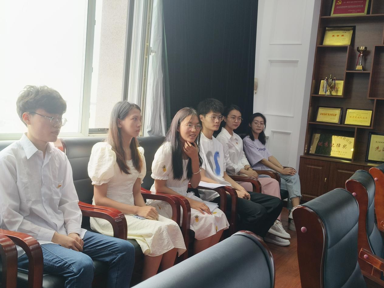 4cb55824b24e407a255b1b16267c81f