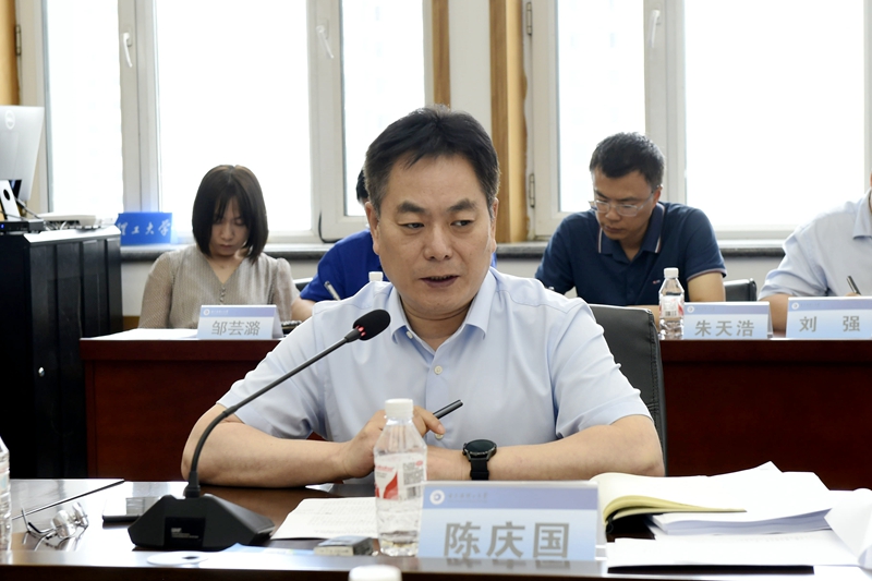 副校长陈庆国对现阶段本科教育教学审核评估存在的问题进行说明评建